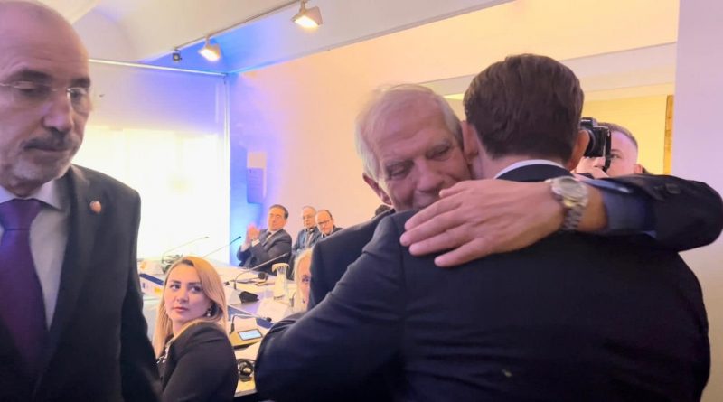 Borrell përqafon Osmanin, 42 vende votojnë “pro”! Maqedonia e Veriut zyrtarisht bëhet anëtare e Unionit për Mesdheun