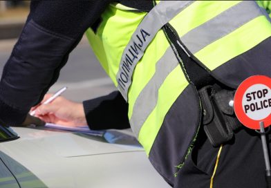 Policia aksion në Tetovë e Gostivar: Sekuestrohen 3 makina dhe arrestohen shoferët pa leje