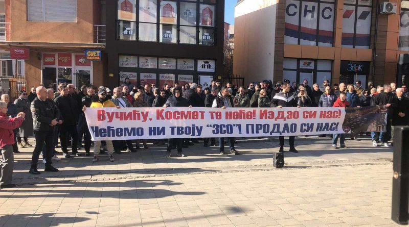 Serbët në Veri protestojnë kundër Vuçiqit dhe Listës Serbe