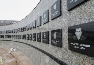 Ngritet aktakuzë ndaj 21 personave për masakrën e Reçakut