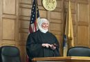 Gjyqtarja e parë me mbulesë bën betimin në Gjykatën Amerikane në Nju Xhersi