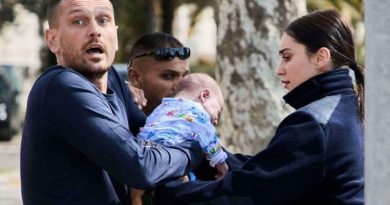Shqiptari shpallet hero në Mal të Zi shpëtoi foshnjën dy muajshe që ra në uj (Foto/Video)