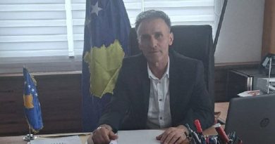 Lulzim Hetemi nuk e lejon vendosjen e flamujve serbë në Leposaviq
