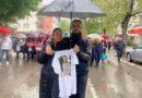 Vajza e Gjyljeta Ukellës i priu marshit, qindra pjesëmarrës në Pejë kundër vrasjeve të grave