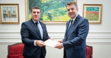 Shqipëria me ambasadë në Ukrainë, Ernal Filo ambasadori i parë