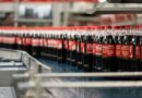 Coca-Cola tërheq nga tregu MILIONA shishe plastike, çfarë ka ndodhur?!