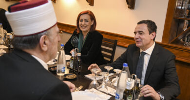 Kryeministri Kurti shtroi iftar për myftiun Tërnava dhe përfaqësues të BIK-ut