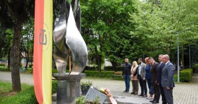Universiteti i Tetovës e përkujtoi sakrificën e dëshmorëve të kombit