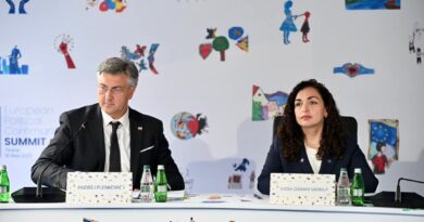 ​Osmani në Tiranë: Garantimi i sigurisë e sundimi i ligjit, mbeten kyçe për zgjidhje afatgjata