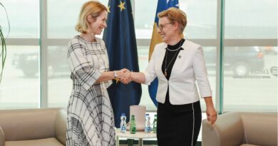 Kryediplomatja e BE-së viziton Kosovën, pritet nga Gërvalla
