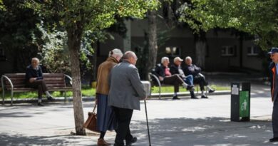 S’ka fuqi punëtore, pensionistët do të mund të punojnë! Miratohen ndryshime ligjore, 4 muaj në vit në tre veprimtari