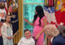 Emocionuese! Trump pret në Zyrën Ovale familjen shqiptare, dhurata e veçantë për djaloshin me aftësi të kufizuara