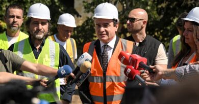 Kunja te gurthemeli – Rama: Zhbllokoje buxhetin e kryeqytetit, Kurti: Pas vjeshtës gjej punë tjetër!