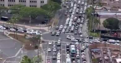 Tërmeti në Rusi: Mijëra njerëz në Hawaii shkojnë drejt zonave më të larta pas paralajmërimeve për cunami