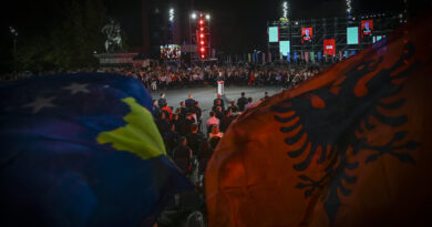 VETËVENDOSJE! Në sheshin “Skënderbeu” të Prishtinës hapi fushatën zgjedhore