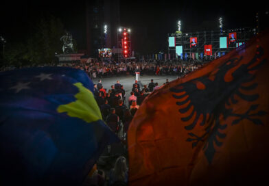 VETËVENDOSJE! Në sheshin “Skënderbeu” të Prishtinës hapi fushatën zgjedhore