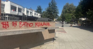 Në Bujanoc shfaqen grafite me emër të kriminelit të luftës Ratko Mladiq, reagon Mustafi