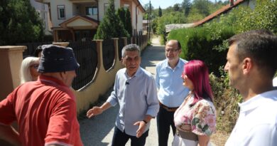 Izet Mexhiti në lagjen Teneqe Mahallë: Politika e vërtetë bëhet në terren, me njerëzit