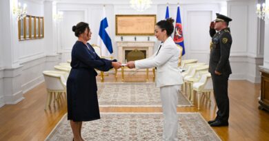 Presidentja Osmani pranoi letrat kredenciale nga ambasadorja e re e Finlandës në Kosovë, Eevamari Laaksonen