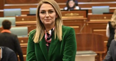 Bashkëshortja e Rexhep Selimit: Protesta ishte e domosdoshme dhe në vendin e duhur
