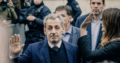 Nata e parë e frikshme e Sarkozyt në burg, kërcënohet me vrasje