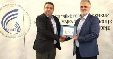 UNT dhe Fondacioni “AXIS” fuqizojnë bashkëpunimin për projekte arsimore, kulturore dhe ndërkulturore