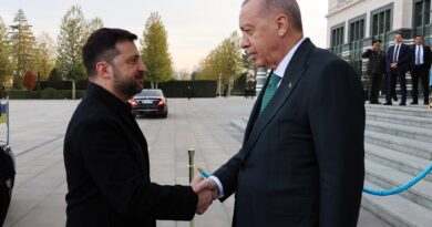 Presidenti Erdogan pret në takim presidentin ukrainas, Zelenskyy