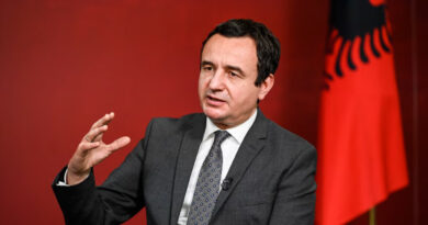 Kurti: Gëzofshi 28 Nëntorin, Ditën e Flamurit!