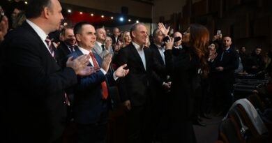 Kasami bashkë me Kurtin dhe Lulzim Jasharin në Manastir