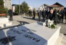 Kryeministri Kurti bëri homazhe në 36-vjetorin e rënies së dëshmorëve Afrim Zhitia dhe Fahri Fazliu