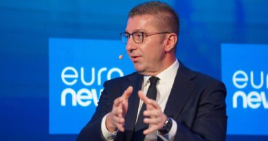 Mickoski: Maqedonia e Veriut po “bullizohet” në rrugën drejt BE-së