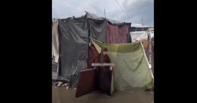 Stuhia sjell rreziqe përmbytjesh në Gaza, kërcënon tendat e brishta që strehojnë qindra mijëra palestinezë