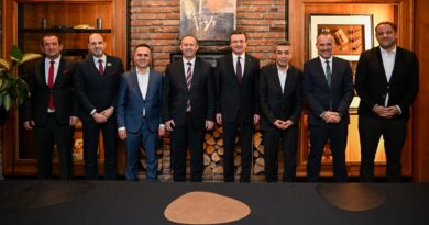 VLEN: Në Ditën e Alfabetit, bashkë me Kurtin për gjuhën, shqiptarët dhe të ardhmen tonë!