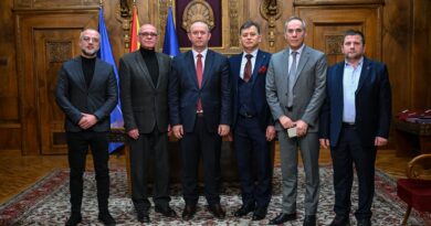 Kryeparlamentari Gashi nënshkruan marrëveshje kolektive me sindikatat e pesë universiteteve publike