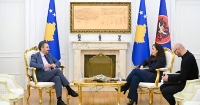 Osmani pret në takim Radoniqin, diskutojnë për zgjedhjet e 28 dhjetorit