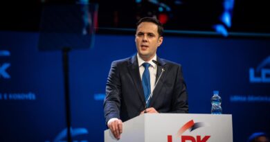 1 mijë euro për mësuesit, 900 për policët, ushtarët e zjarrfikësit, Abdixhiku tregon dhjetë zotimet kryesore të LDK-së