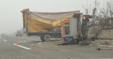 Aksident i rëndë Zhelinë – Tetovë, përplasen dy kamionë, policia me detaje! (VIDEO)