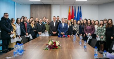 Azir Aliu e mbajti fjalën – 28 specializantë të rinj marrin vendime pune në Spitalin Klinik të Tetovës