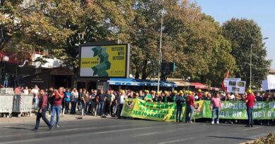 Nëse deri të premten nuk kryhet pagesa e subvencioneve, Bujqit do të bllokojnë rrugët kryesore!