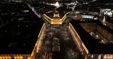 Protestat në Bullgari “rrëzojnë” projekbuxhetin/ Tërhiqet qeveria, pritet propozim i ri