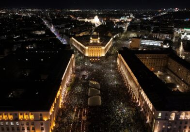 Dorëhiqet qeveria bullgare pas protestave masive