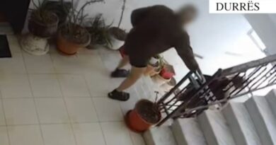 Dalin pamjet, 76 vjeçari në Durrës tenton ta vrasë bashkëshorten me shkop të drurit