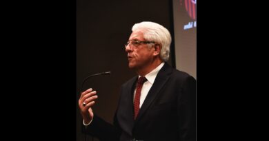 Destani: Urime Shkëndijë. Urime të gjithëve