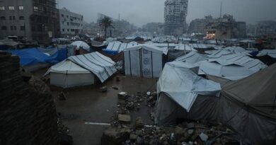 Shirat e rrëmbyeshëm përmbytin spitalin e Gazës, rrëmbejnë mijëra tenda të palestinezëve të zhvendosur