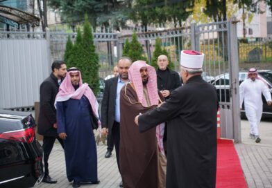 Imami i Qabes, Maher Al-Mu’aiqly arrin në Maqedoni, pritet nga kreu i BFI-së