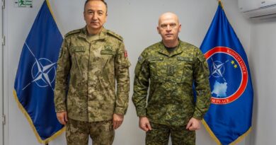 Komandanti i KFOR-it e pret në takim gjeneralin Jashari, flasin për sigurinë dhe rëndësinë e koordinimit të ngushtë