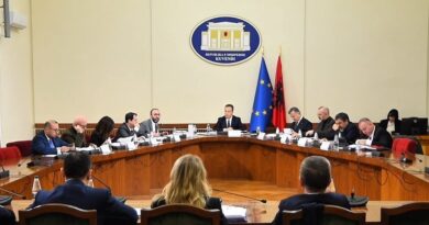 Përfundon mbledhja, Këshilli i Mandateve nuk i heq imunitetin Belinda Ballukut