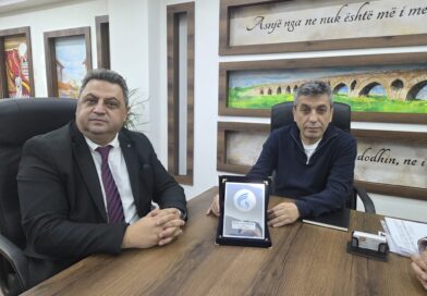 Rektori i UNT-së, Prof. Dr. Bekim Fetaji, realizoi takim pune me kreun e komunës së Çairit, Izet Mexhiti