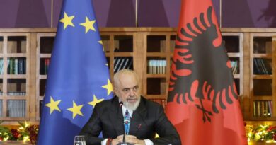 Edi Rama: Shqipëria do prodhojë dronë dhe mjete të blinduara