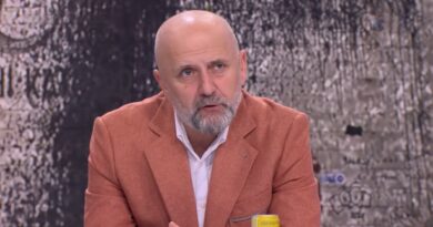 Alfred Cako: Në vitin 2026 Maqedonia do të ndahet (VIDEO)